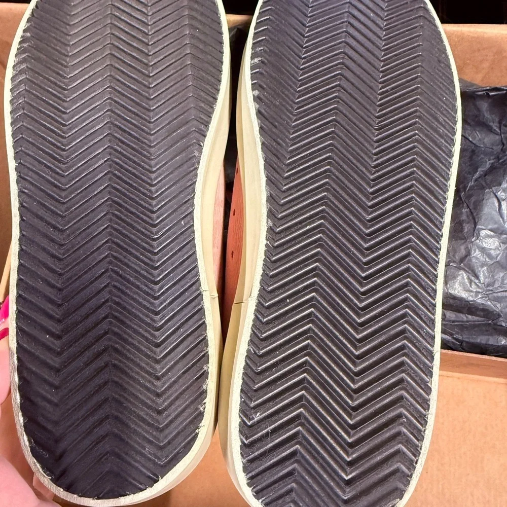 Golden Goose sz 7B Pink and Silver Sneakers NEW with Box - Picture 5 of 16